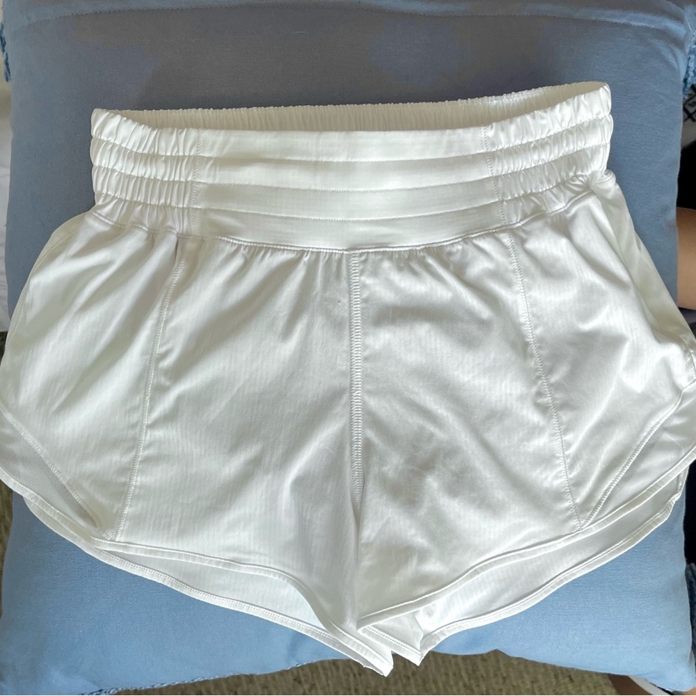 Lululemon Hotty Hot HR 2.5” White
